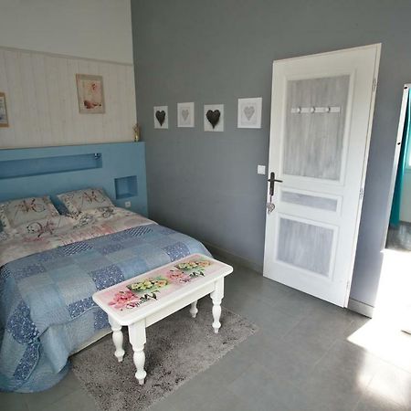 לינה וארוחת בוקר לה קסטלה La Bastide Des Sources מראה חיצוני תמונה