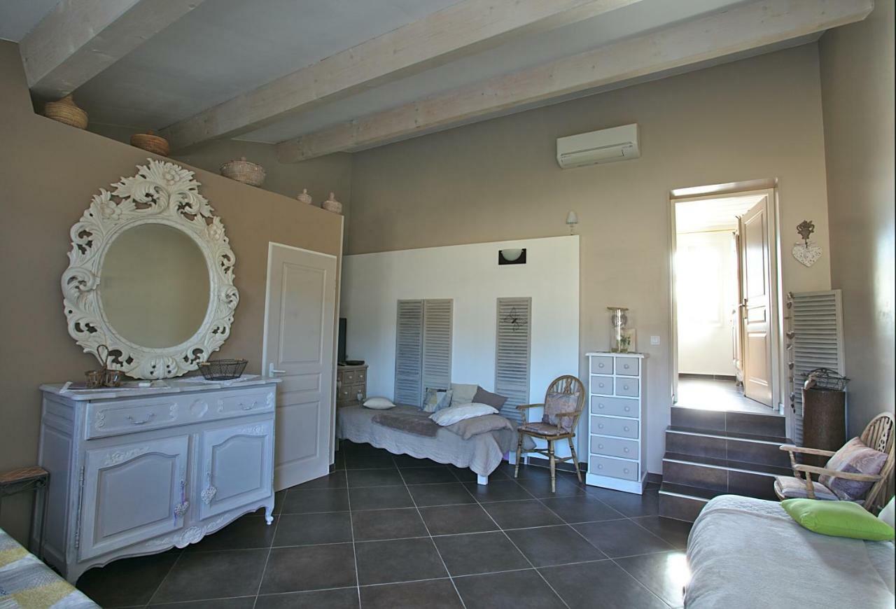 לינה וארוחת בוקר לה קסטלה La Bastide Des Sources מראה חיצוני תמונה
